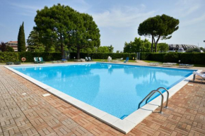 Oasi del relax - 100mt lake - wonderful apartment with private garden and pool
